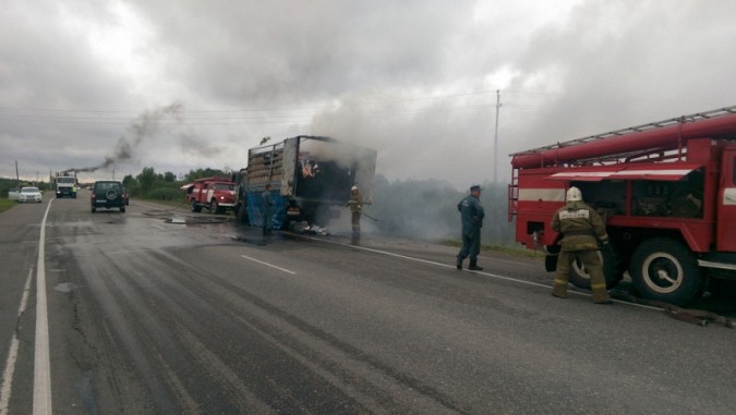 В Ивановской области загорелся грузовик фото 5