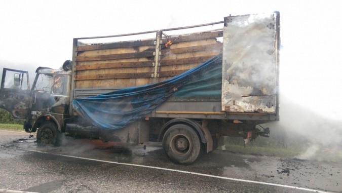 В Ивановской области загорелся грузовик фото 3