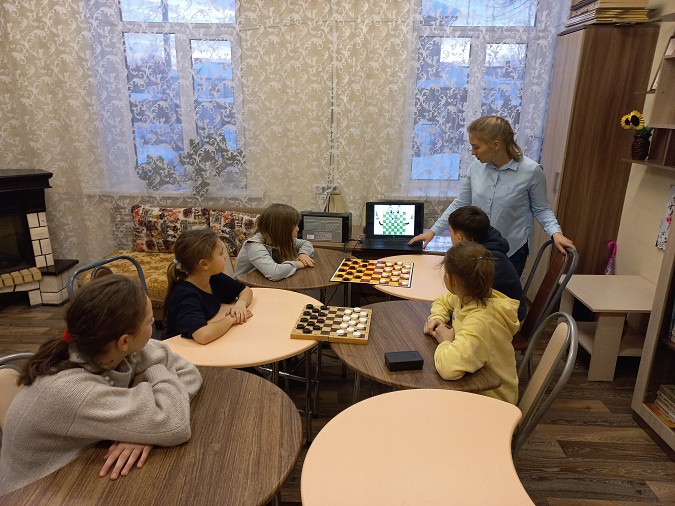 В Кинешемском детском доме познакомились с историей шахмат фото 3