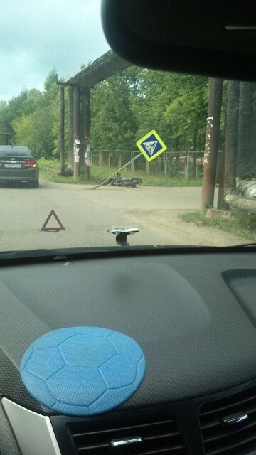 Мотоцикл столкнулся с автомобилем в Кинешме фото 3