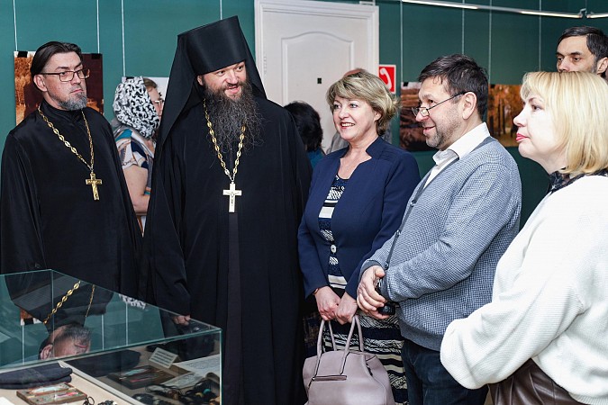 В Кинешме открылась выставка фоторабот священноинока Александра фото 3