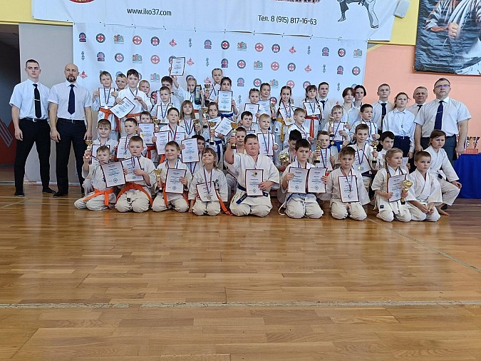 Кинешемские каратисты завоевали 26 медалей на турнире по киокусинкай каратэ в Родниках фото 14