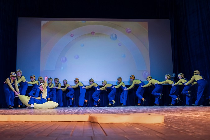 В Кинешме прошёл юбилейный концерт детского театра-танца «Чайка» фото 13
