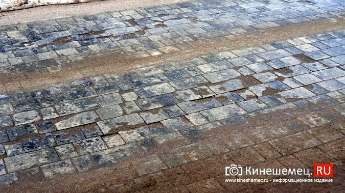 В центре Кинешмы разваливается плитка, уложенная в рамках масштабной реконструкции 2020 года фото 4