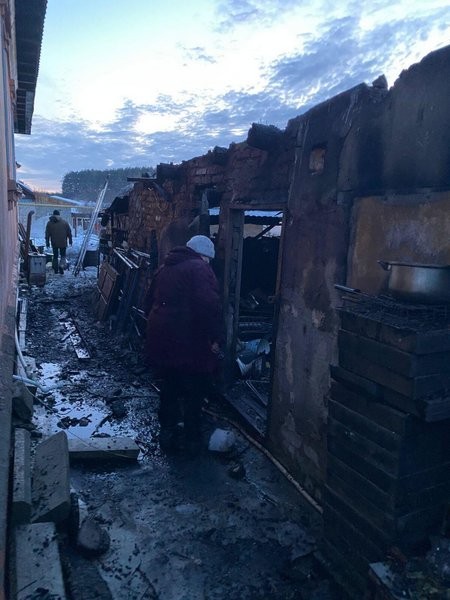 В Кинешме собирают помощь семье, у которой сгорел дом в микрорайоне «Буденный» фото 3