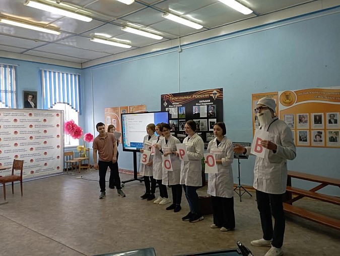 В Кинешме волонтеры-медики рассказали сверстникам о вреде курения фото 2