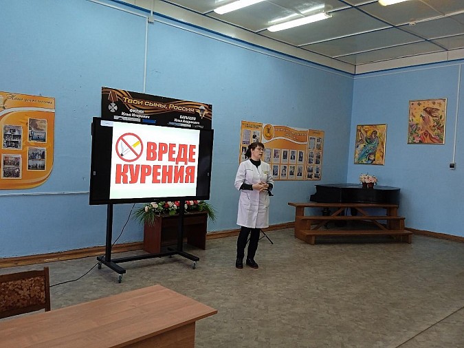 В Кинешме волонтеры-медики рассказали сверстникам о вреде курения фото 4