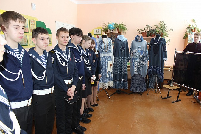 400 школьников Кинешмы посетили профориентационную выставку «Мир профессий» фото 4