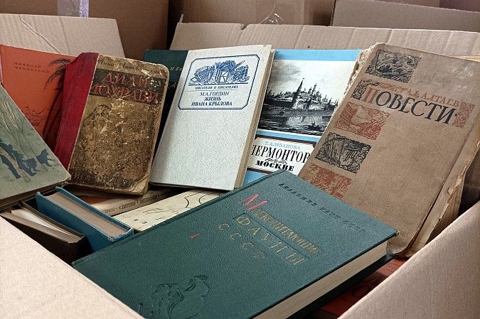 Почти 8 тысяч книг из библиотеки «Томны» переданы в школы Наволок фото 3