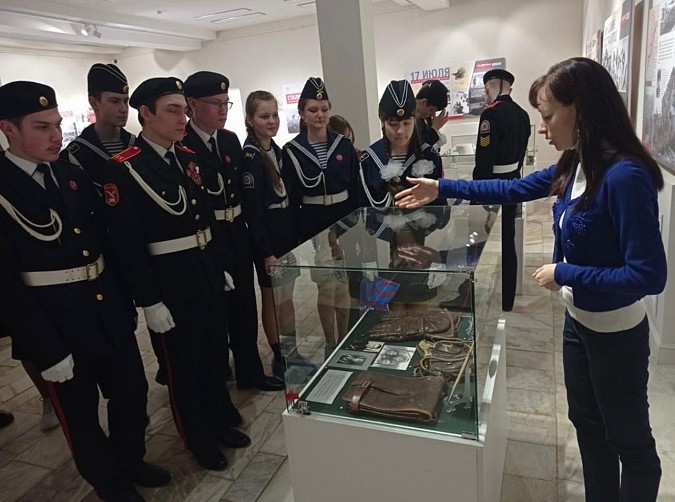 Кадеты школы №1 посетили в Иванове выставку о Сталинграде и Центр «Солярис» фото 5