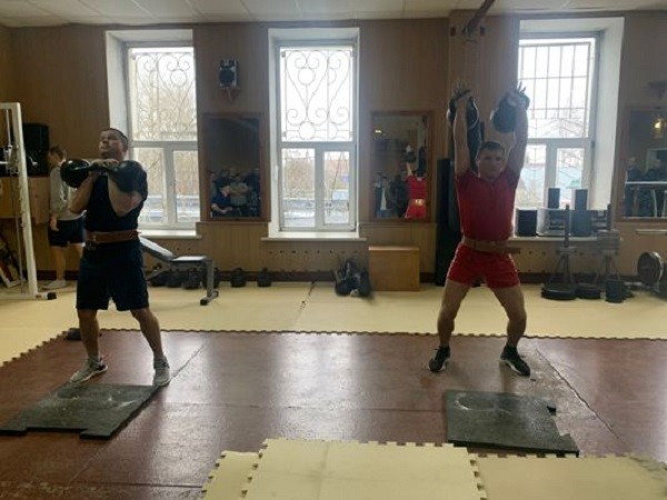 Сотрудники кинешемских колоний заняли призовые места в соревнованиях по гиревому спорту фото 2