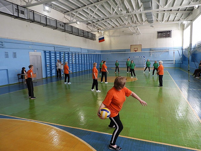 Кинешемские ветераны победители на межмуниципальном турнире по пионерболу фото 2