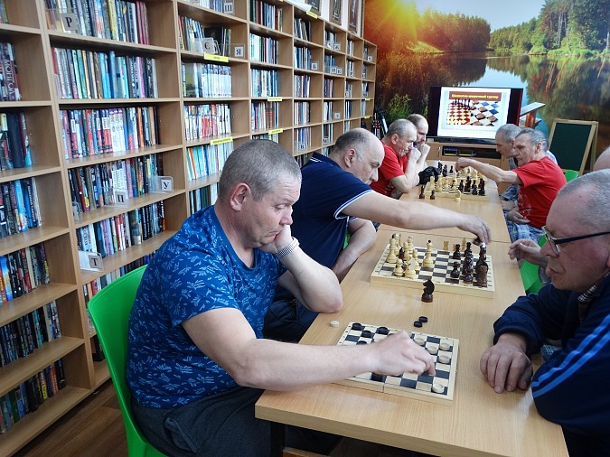В Кинешемском доме-интернате прошёл шахматно-шашечный турнир фото 2