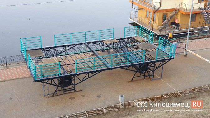 Строительство дебаркадера на нижней набережной Волжского бульвара до сих пор продолжается фото 3