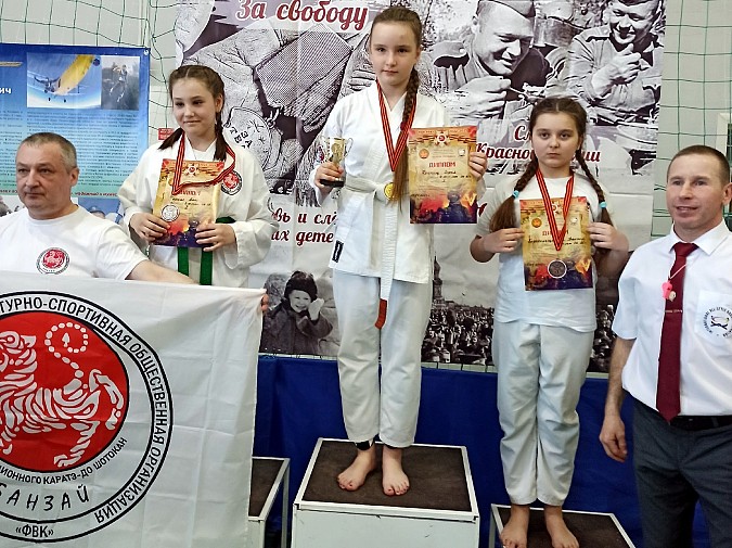 Воспитанники «Каскада» завоевали награды на «Кубке Победы» по всестилевому каратэ фото 7