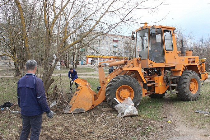 В Кинешме продолжается двухмесячник по санитарной очистке города фото 7