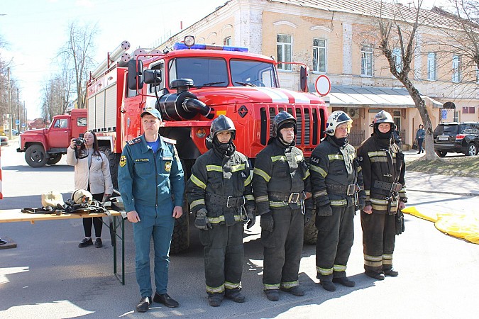 В Кинешме прошли торжества по случаю 20-летия городского поисково-спасательного отряда фото 30