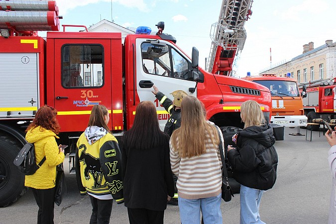 В Кинешме прошли торжества по случаю 20-летия городского поисково-спасательного отряда фото 41