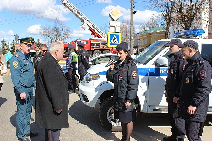 В Кинешме прошли торжества по случаю 20-летия городского поисково-спасательного отряда фото 32