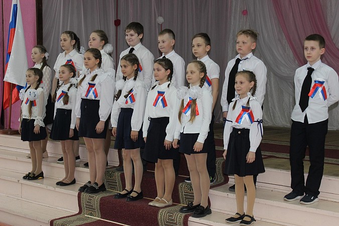 Гимназисты Кинешмы победили на городском смотре школьных хоров фото 5