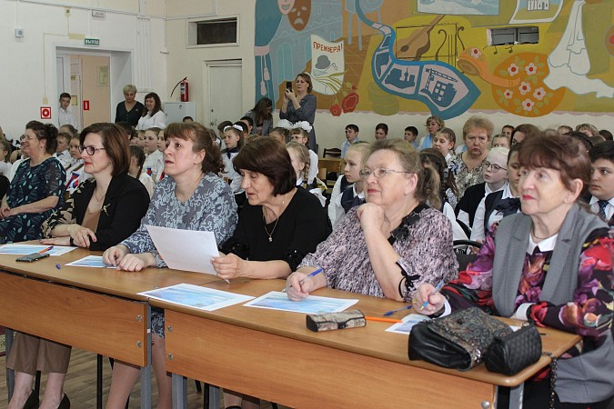 Гимназисты Кинешмы победили на городском смотре школьных хоров фото 6