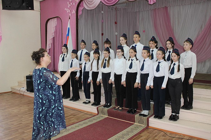 Гимназисты Кинешмы победили на городском смотре школьных хоров фото 7