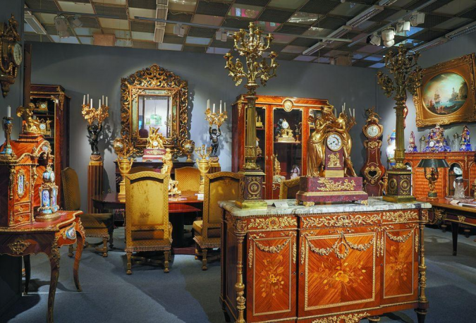 Антиквариат нарасхват: в стране дефицит старинной мебели иностранного производства фото 3