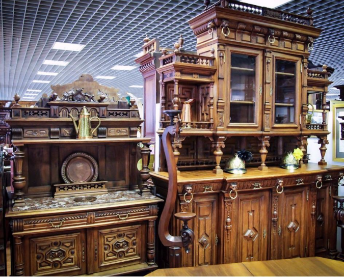Антиквариат нарасхват: в стране дефицит старинной мебели иностранного производства фото 4