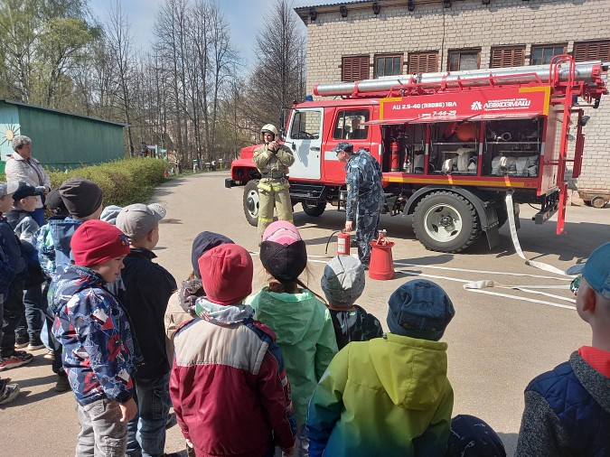 Пожарные ИК №4 провели в детском саду №28 мероприятие по основам безопасности фото 2
