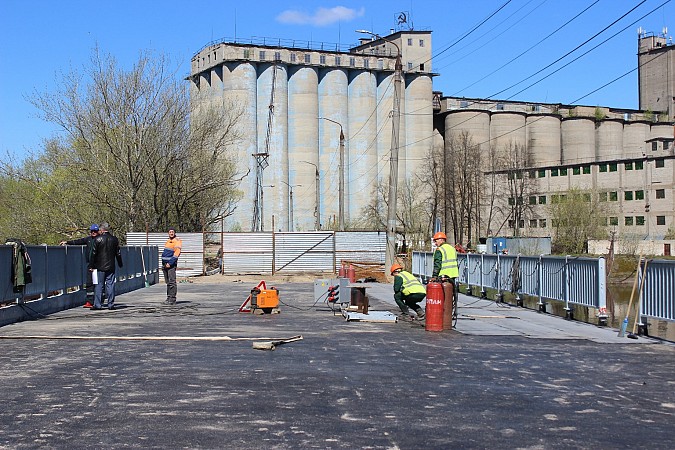 Работы по ремонту мостов через Казоху и Томну идут в две смены фото 2