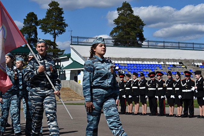 В Кинешме прошёл смотр строя и песни «На знамя Победы равняем шаг!» фото 12