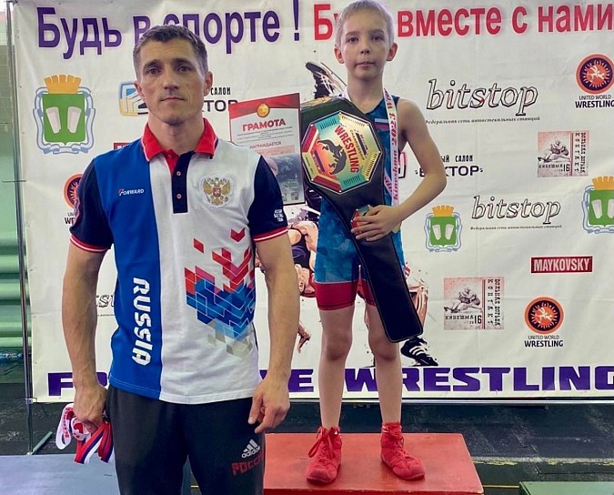 Кинешемцы завоевали награды на Межрегиональных соревнованиях по вольной борьбе фото 5