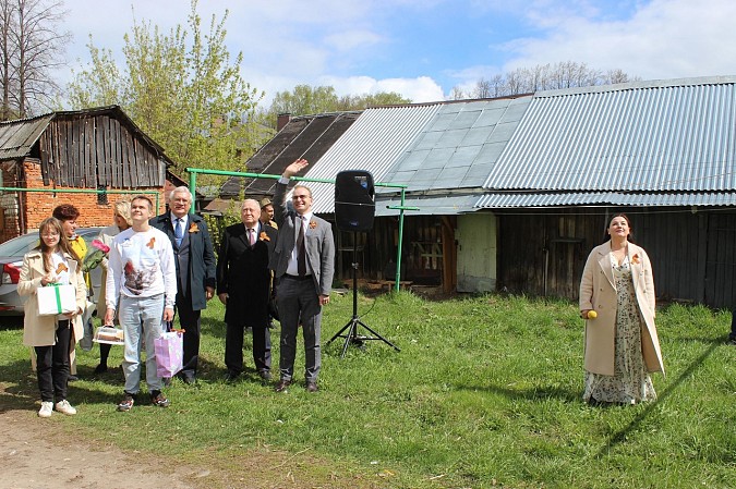 В Кинешме в дома ветеранов Великой Отечественной войны пришли с поздравлениями фото 6