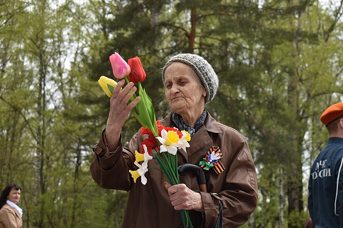 В Кинешме на воинских захоронениях на кладбищах «Сокольники» и «Затенки» прошли митинги фото 12
