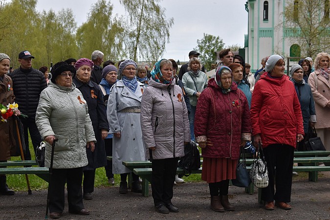В Кинешме на воинских захоронениях на кладбищах «Сокольники» и «Затенки» прошли митинги фото 4