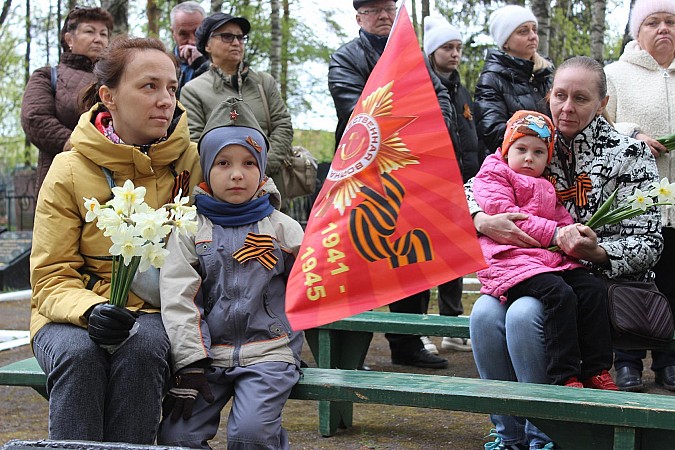 В Кинешме на воинских захоронениях на кладбищах «Сокольники» и «Затенки» прошли митинги фото 22