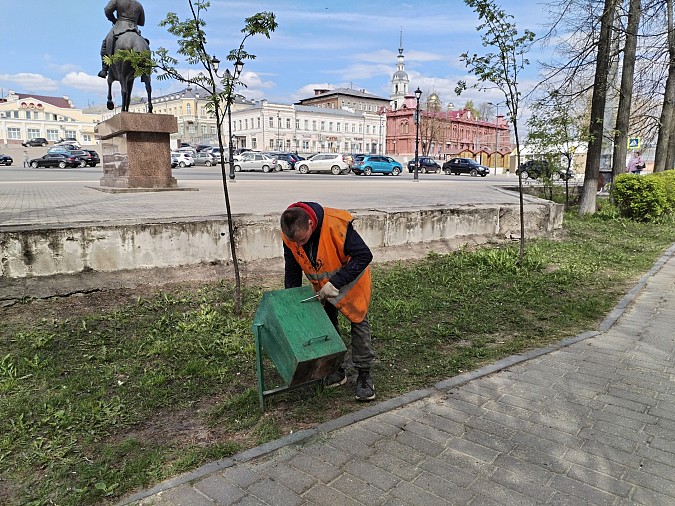 В Кинешме УГХ восстанавливает урны фото 3