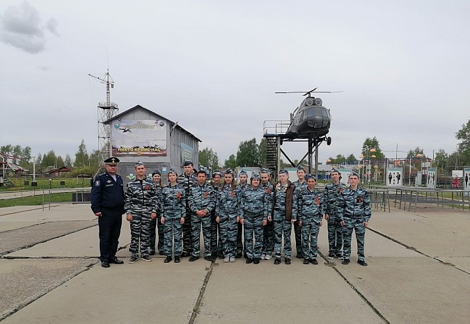 Ученики школы №11 побывали в легендарном 217-м полку ВДВ фото 2