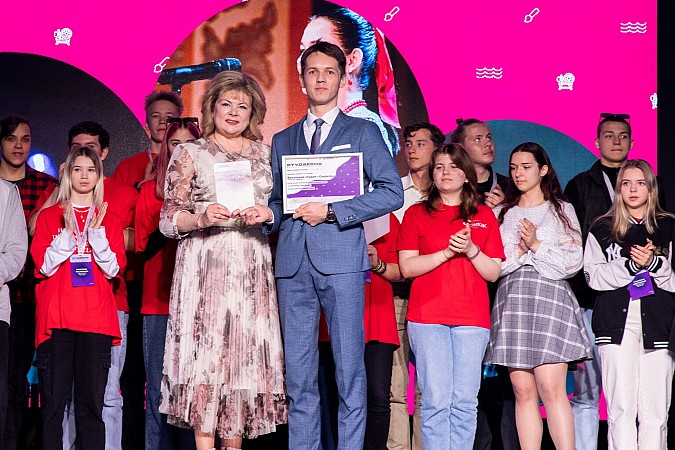 Студенты кинешемских колледжей - лауреаты областного фестиваля «Студенческая весна» фото 17