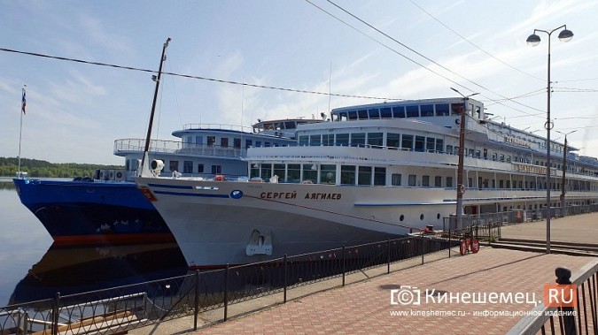 К причалу Кинешмы пришвартовались «Сергей Дягилев» и «Н.А.Некрасов» фото 2