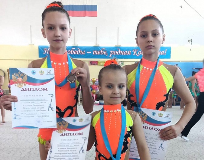 Кинешемские акробаты взяли серебро и бронзу на Первенстве Костромской области фото 4