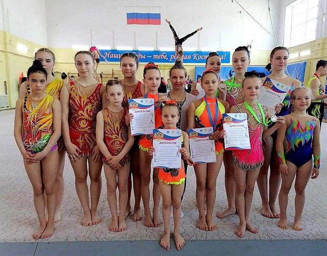 Кинешемские акробаты взяли серебро и бронзу на Первенстве Костромской области фото 2