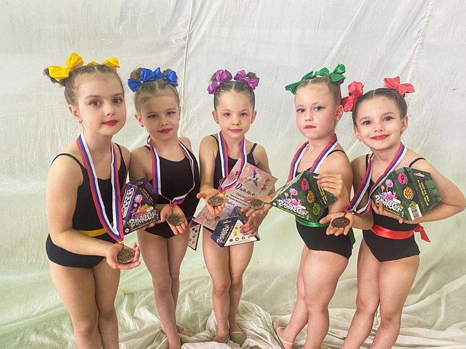 Кинешемские гимнастки взяли золото и бронзу на региональных соревнованиях фото 3