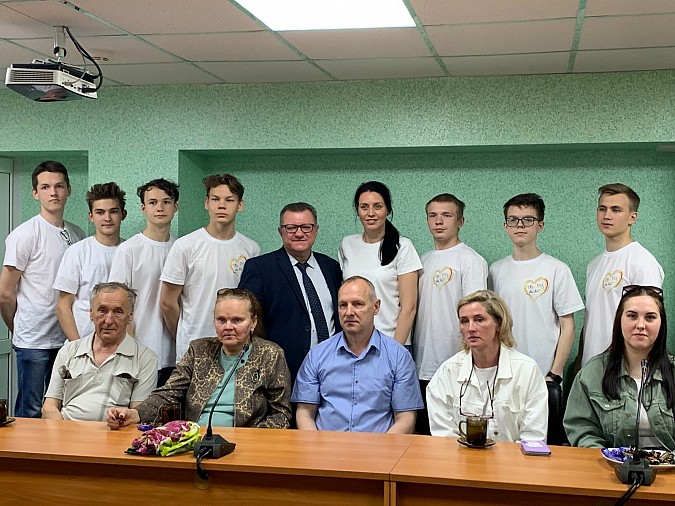 Анжелика Гатаулина провела встречу по вопросам помощи семьям мобилизованных фото 2