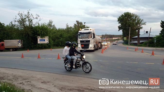 На перекрестке перед Кузнецким мостом появилась новая для автомобилистов разметка фото 7
