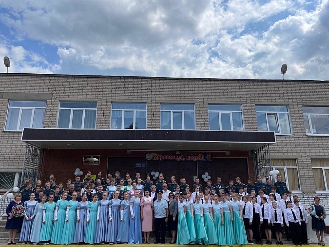 Кадетский бал в школе №18 открылся «Полонезом» фото 6
