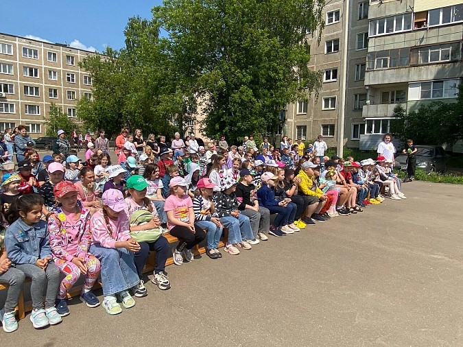 В микрорайоне «Автоагрегат» прошёл праздник, посвящённый Дню защиты детей фото 4