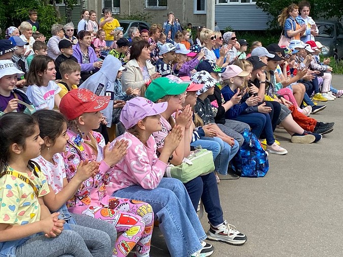 В микрорайоне «Автоагрегат» прошёл праздник, посвящённый Дню защиты детей фото 2
