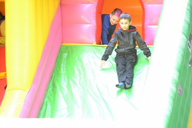 В Кинешме прошёл семейный праздник «День батутов» фото 8