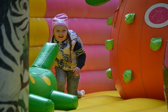 В Кинешме прошёл семейный праздник «День батутов» фото 5